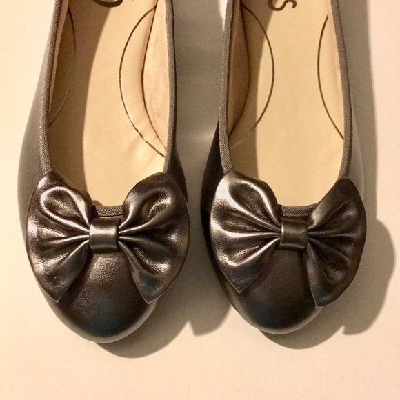 Circus by Sam Edelman Silver Bow Flats - Picture 5 of 9